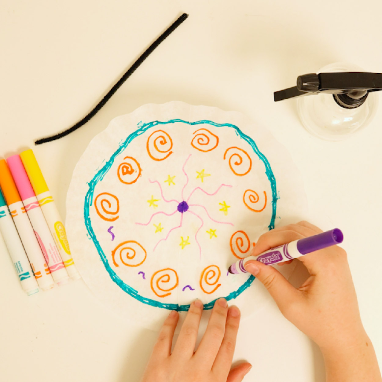 Color different designs on coffee filter